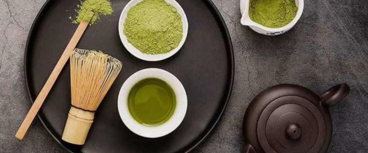 Ειδικός ευεξίας με Keto Matcha Blue
